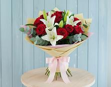 Букет цветов из:  Лилии и Розы в Приморском