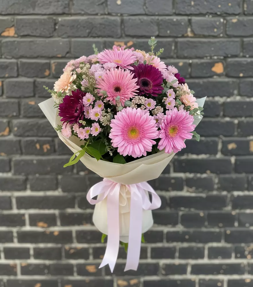 Букет цветов из: Герберы и Хризантемы в Приморском