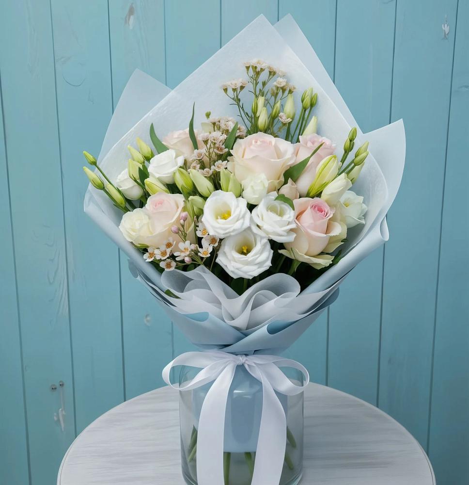 Букет цветов из: Розы и Лизиантусы в Приморском