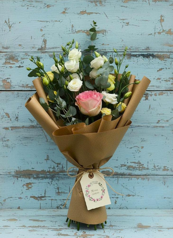 Букет цветов из: Розы и Лизиантусы в Приморском