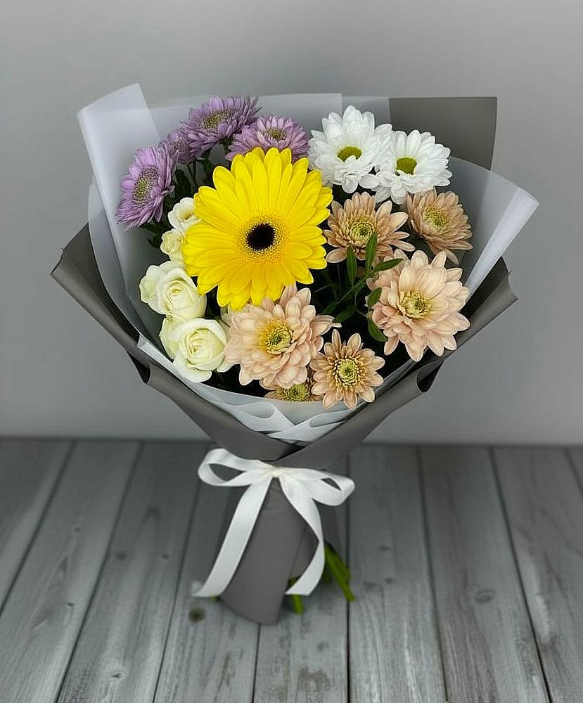 Букет цветов из: Розы, Герберы и Хризантемы в Приморском