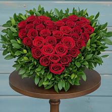 Цветочная композиция из Розы в виде сердца в Приморском