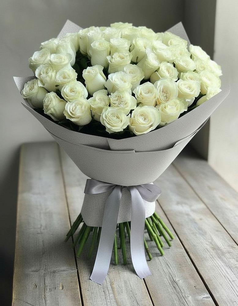 Букет 35 Белых роз в Приморском