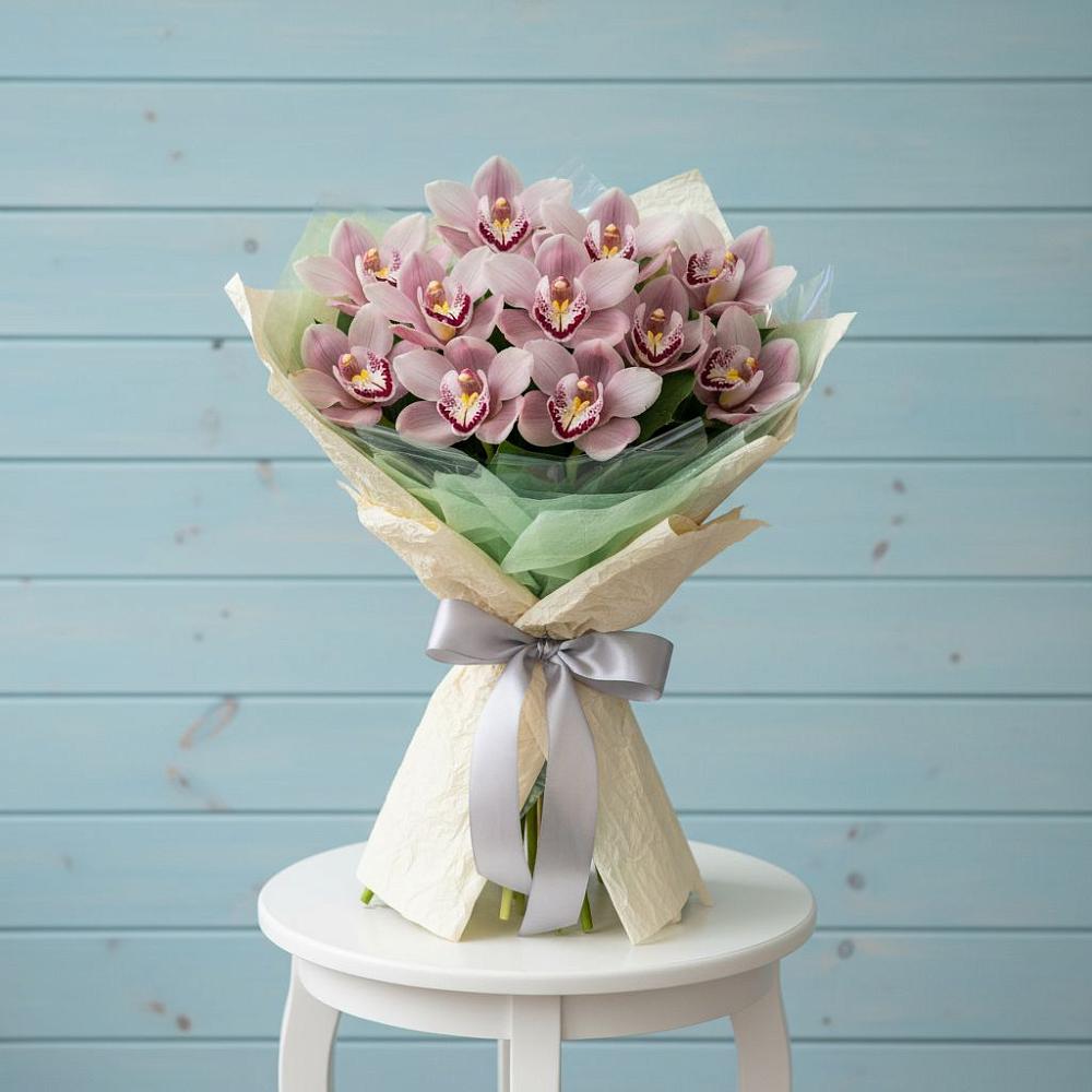 Букет цветов из: Орхидеи и Розы в Приморском