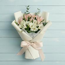 Букет цветов из:  Альстромерии в Приморском