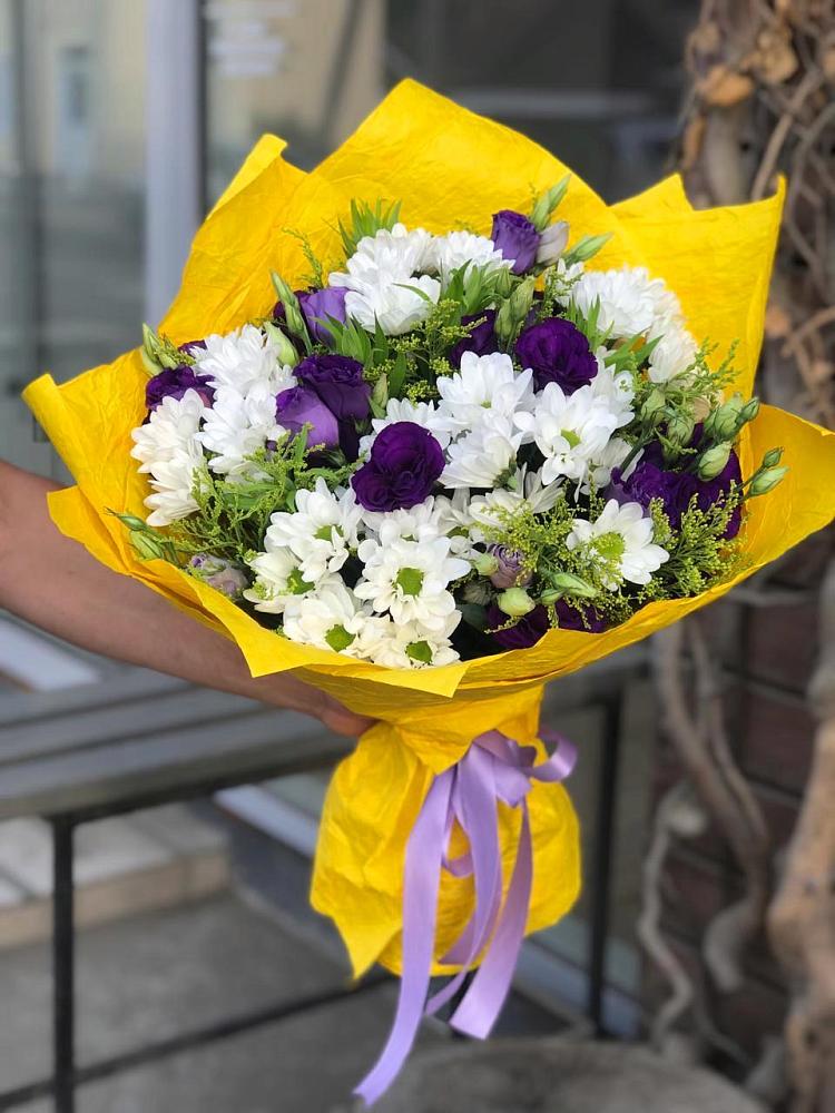 Букет цветов из: Ирисы, Хризантемы и Ромашки в Приморском