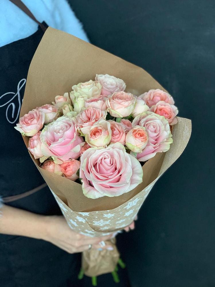 Букет цветов из: Хризантемы и Розы в Приморском