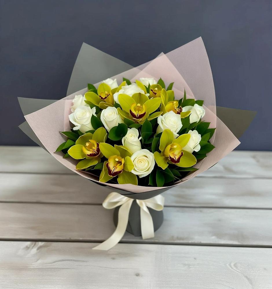 Букет цветов из: Орхидеи и Розы в Приморском