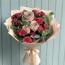 Букет цветов из:  Гвоздики и Розы в Приморском