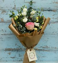 Букет цветов из:  Розы и Лизиантусы в Приморском