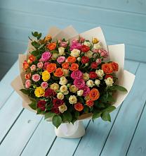Букет Микс из разноцветных кустовых роз в Приморском