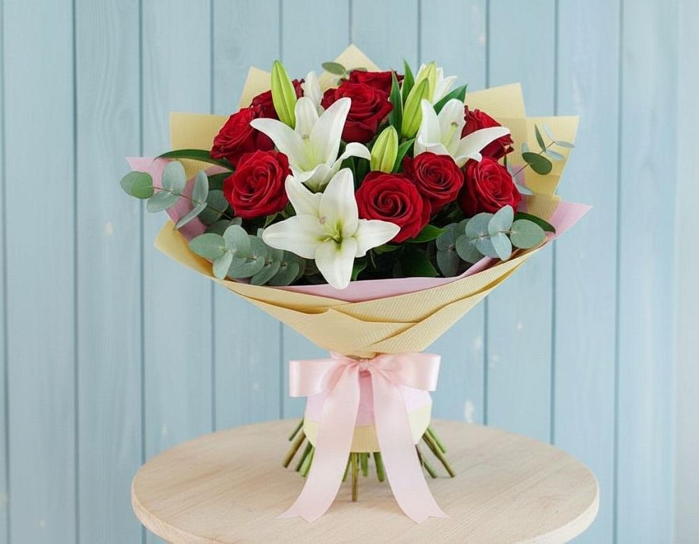 Букет цветов из: Лилии и Розы в Приморском